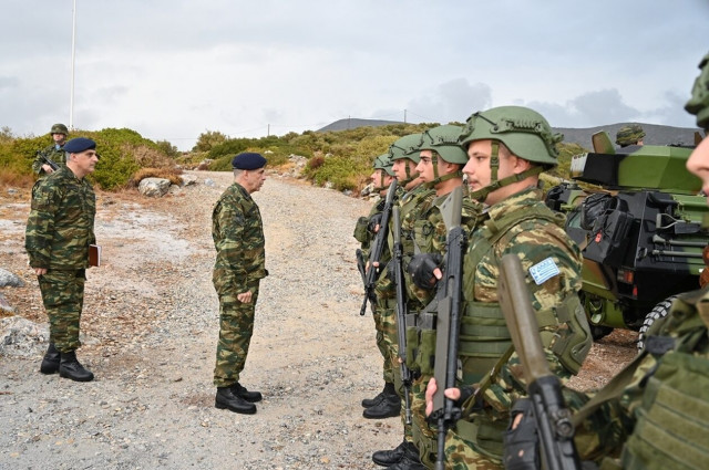 Οι Εθνοφύλακες εν δράσει - Δείτε εικόνες από μεγάλη άσκηση στο Αιγαίο