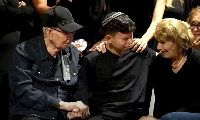 Πόλεμος στο Ισραήλ: Συγκλονιστικές στιγμές στο «αντίο» 12χρονου στην οικογένειά του