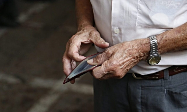 Πόσα κερδίζουν οι συνταξιούχοι που εργάζονται- Αναλυτικά παραδείγματα