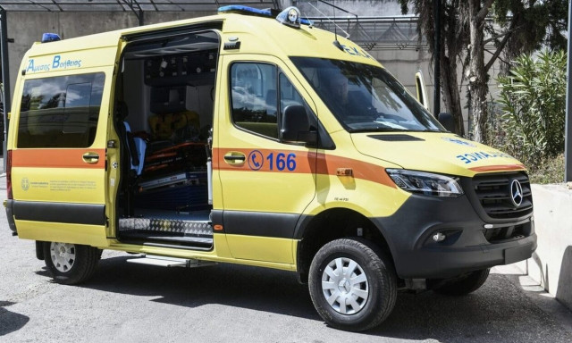 Βόλος: Αγωνία για τον 6χρονο που παρασύρθηκε από λεωφορείο - Δίνει «μάχη» σε σοβαρή κατάσταση