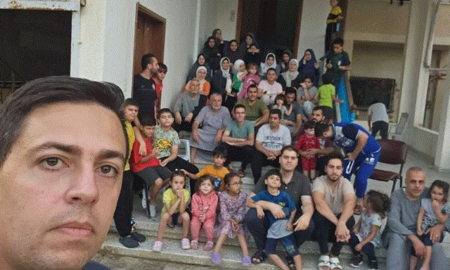 Δεκάδες άνθρωποι σε ένα σπίτι στο Χαν Γιουνίς στη Γάζα