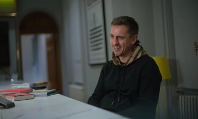 Μετά το ντοκιμαντέρ του Μπέκαμ, ο Γκάρι Νέβιλ υπέγραψε το σόου που βλέπουμε και στην Ελλάδα