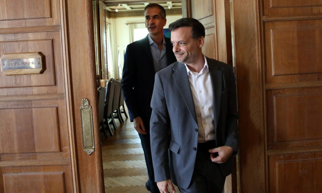 Ο Κώστας Μπακογιάννης συναντήθηκε με τον Χάρη Δούκα στο δημαρχείο Αθηνών