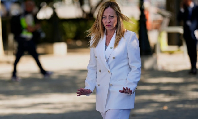 Ιταλία: Δημοσιογράφοι ρώτησαν επίμονα τη Μελόνι για τον χωρισμό της – Τι απάντησε