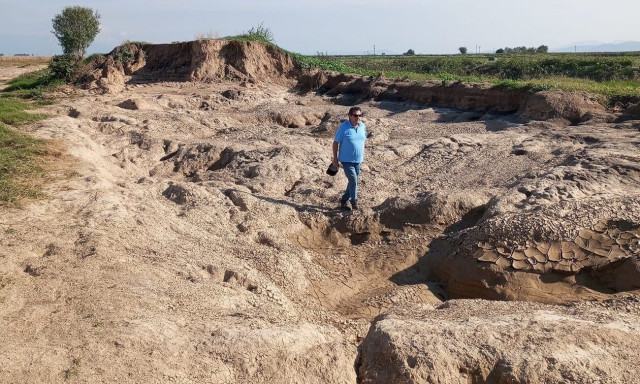 Λάρισα: Σεληνιακό τοπίο η περιοχή της Χάλκης μετά τις πλημμύρες