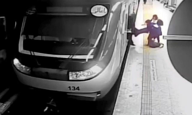 Οργή στο Ιράν μετά το θανάσιμο τραυματισμό 16χρονης