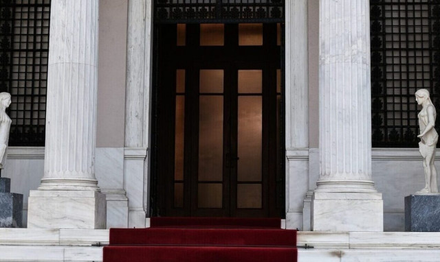 Πώς βλέπουν στο Μαξίμου τις εξελίξεις στον ΣΥΡΙΖΑ - Πού κρίνονται όλα