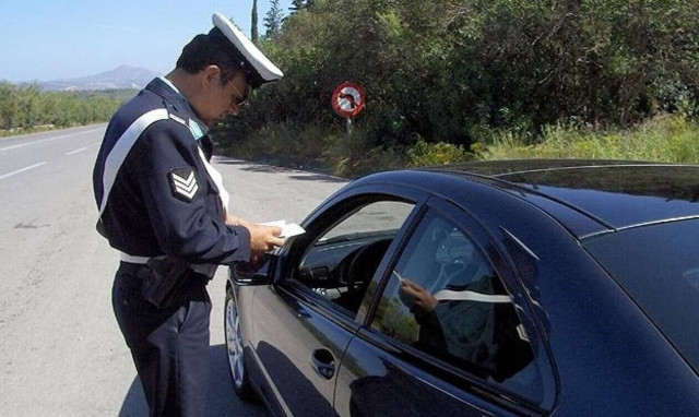 Απτόητοι οι Κρητικοί οδηγοί: Τρέχουν και δεν φορούν κράνη- Πάνω από 2.000 παραβάσεις σε μία εβδομάδα