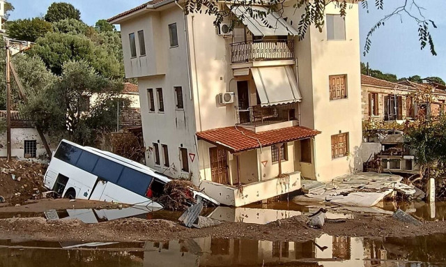 Κακοκαιρία - Πήλιο: Απόκοσμο τοπίο ο Πλατανιάς έναν μήνα μετά τις καταστροφές