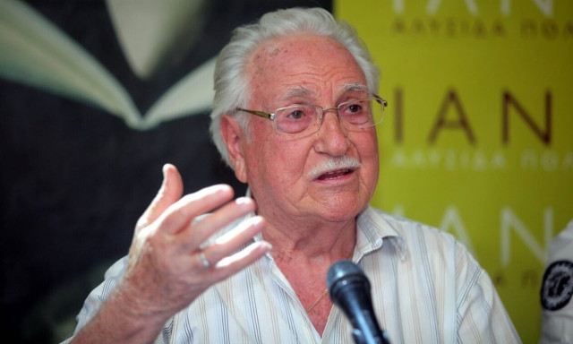 Χρόνης Αηδονίδης:Όταν καλωσόρισε τη νέα χιλιετία και την Τελετή Λήξης των Ολυμπιακών Αγώνων του 2004