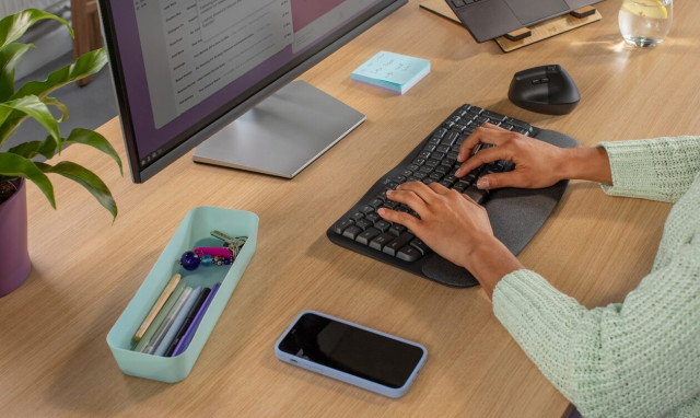 Logitech: Τα εργονομικά πληκτρολόγια Wave Keys που ενισχύουν την άνεση & την ευεξία των εργαζομένων