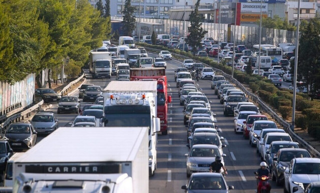 Κίνηση τώρα: «Έμφραγμα» σε Κηφισό και Αττική Οδό - Ποιους δρόμους πρέπει να αποφύγετε