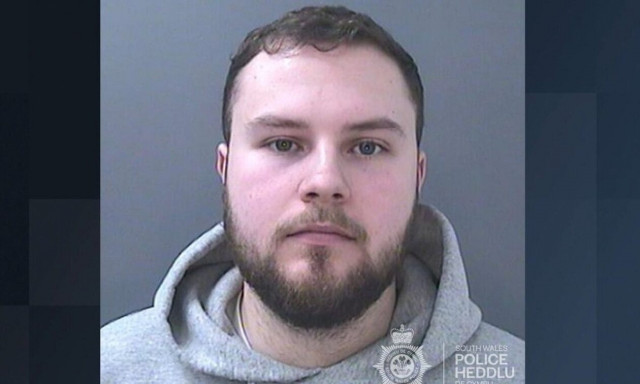 Ισόβια κάθειρξη σε Βρετανό αστυνομικό - Εκβίαζε ανήλικα κορίτσια να του στέλνουν άσεμνες φωτογραφίες