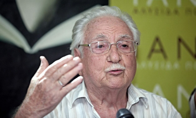 Συγκίνηση στην κηδεία του Χρόνη Αηδονίδη: Με θρακιώτικη μουσική είπαν το τελευταίο αντίο