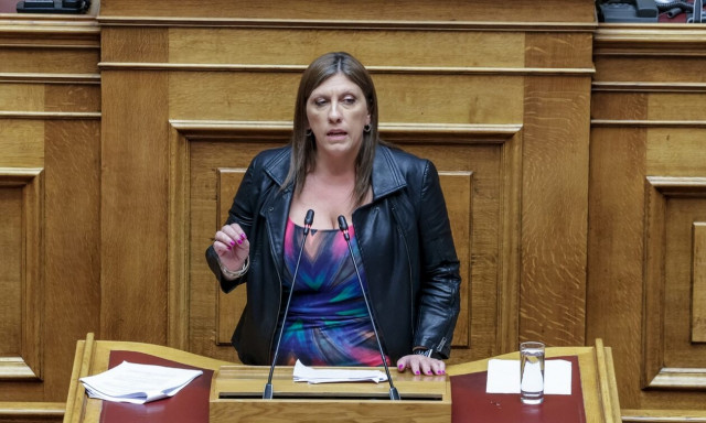 Κωνσταντοπούλου για Κασσελάκη: Ο βασιλιάς είναι γυμνός, δείχνει τις βέρες του και μοιράζει διαγραφές