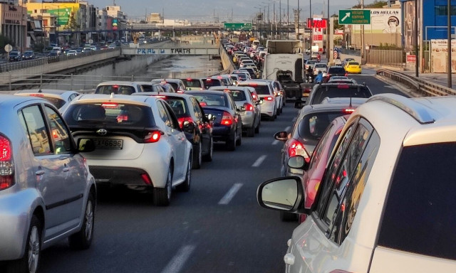 Κίνηση τώρα: Στο «κόκκινο» οι δρόμοι της Αττικής - Δείτε χάρτη