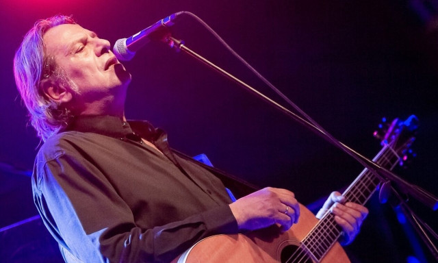 Δημήτρης Ζερβουδάκης στο Newsbomb.gr: Λαϊκός, ρεμπέτης, ροκ, Βαλκάνιος ή απλά Θεσσαλονικιός;