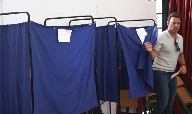 Δημοσκόπηση Metron Analysis: Νέο «χαστούκι» για τον Στέφανο Κασσελάκη