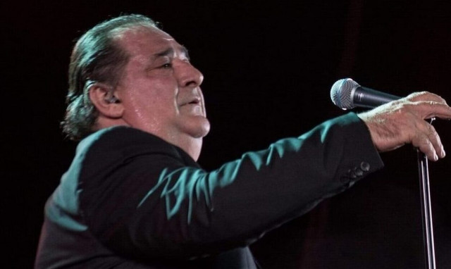 Βασίλης Καρράς: Είναι πολύ καλά στην υγεία του - Τον στηρίζει διαρκώς ο Πασχάλης Τερζής