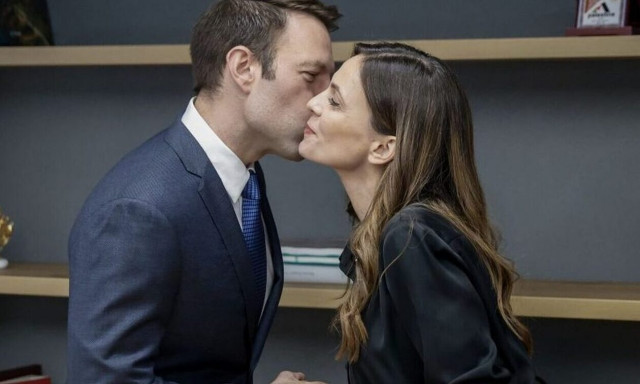 Η αλήθεια για το φιλί του Κασσελάκη στην Αχτσιόγλου: Τι απαντά ο φωτογράφος Γιώργος Κονταρίνης