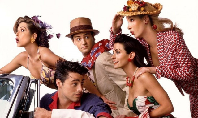 Μάθιου Πέρι: Πώς ο πρωταγωνιστής από «Τα φιλαράκια» κατάφερε να ξεγελάσει τον θάνατο πολλές φορές