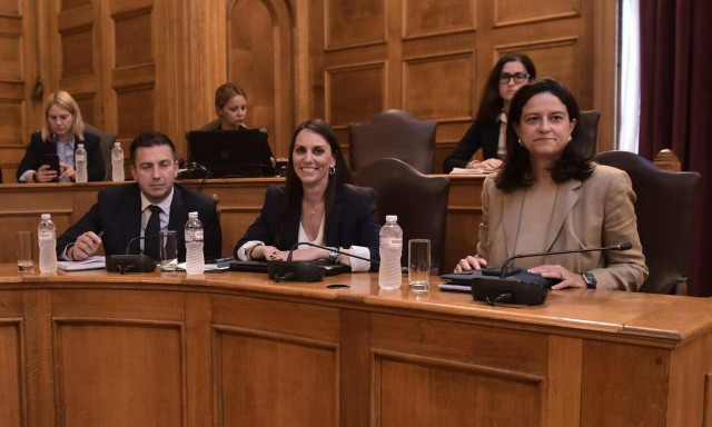 Βουλή: «Πέρασε» από την επιτροπή το νέο πλαίσιο επιλογής των διοικήσεων φορέων του δημοσίου τομέα