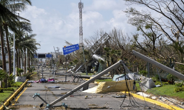Μεξικό: 43 νεκροί και 36 αγνοούμενοι από το σαρωτικό πέρασμα του τυφώνα Ότις στο Ακαπούλκο
