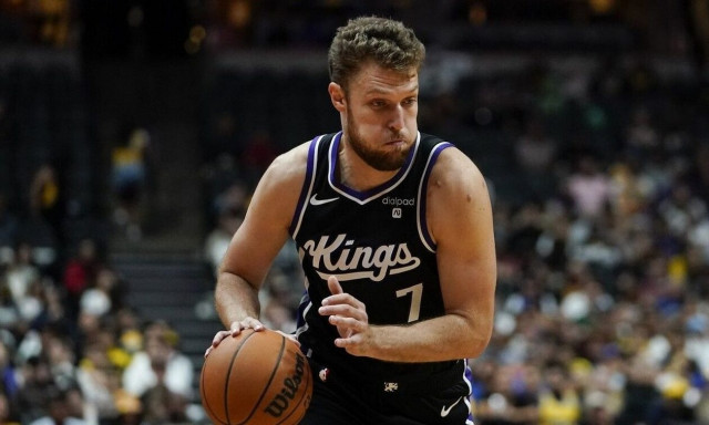 NBA: Συντριβή για τους Μπακς του Γιάννη Αντετοκούνμπο, νίκησε τον Λεμπρόν ο Βεζένκοφ (vids)