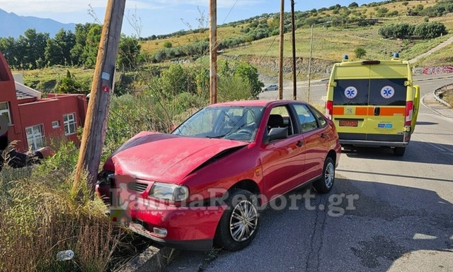 Λαμία: Αυτοκίνητο «καρφώθηκε» σε κολώνα της ΔΕΗ - Στο νοσοκομείο ο οδηγός