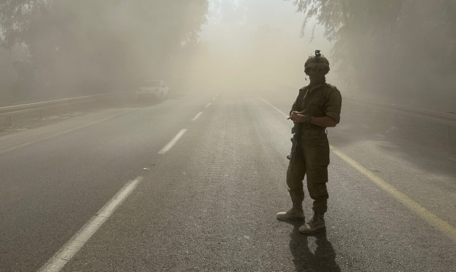 Νέα δημοσκόπηση: Ανήσυχοι όλοι οι Έλληνες για τον πόλεμο στο Ισραήλ, «αποδοκιμασία» σε Κασσελάκη