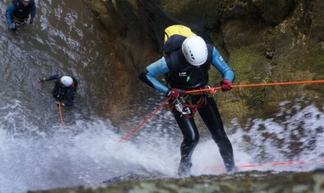 Ζευγάρι Ελβετών χάθηκε στο φαράγγι του Γοργοποτάμου - Σε εξέλιξη επιχείρηση της ΕΜΑΚ