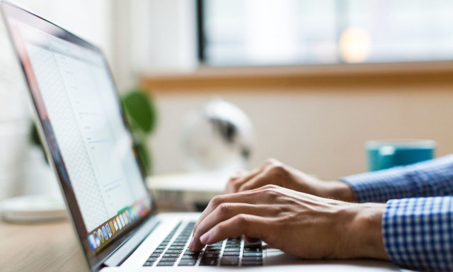 Πόσο θα κοστίσει το διπλό πρέσινγκ στους επαγγελματίες από το νέο φόρο - Υπολογίστε με ένα κλικ