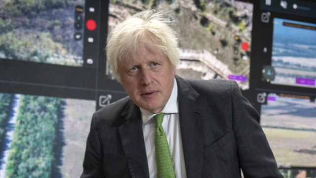 Μπόρις Τζονσον: Σκοτώνεται ο κορονοϊός με πιστολάκι για μαλλιά;