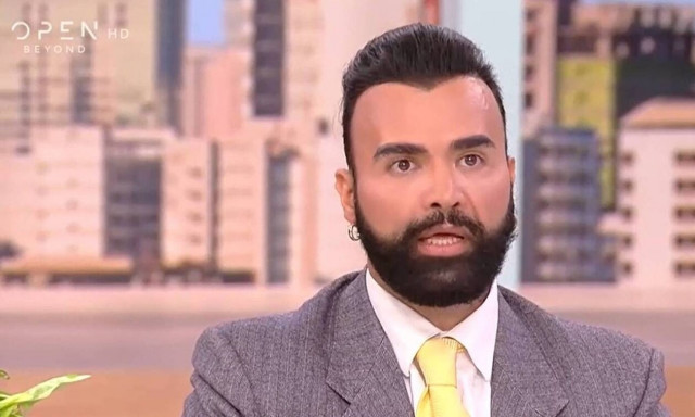 Περικλής Κονδυλάτος: Μπήκε στο πλατό με πέτρα - «Όποιος θέλει... μπορεί να με πετροβολήσει»