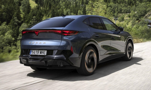 To CUPRA Tavascan επιστρέφει στις ρίζες του