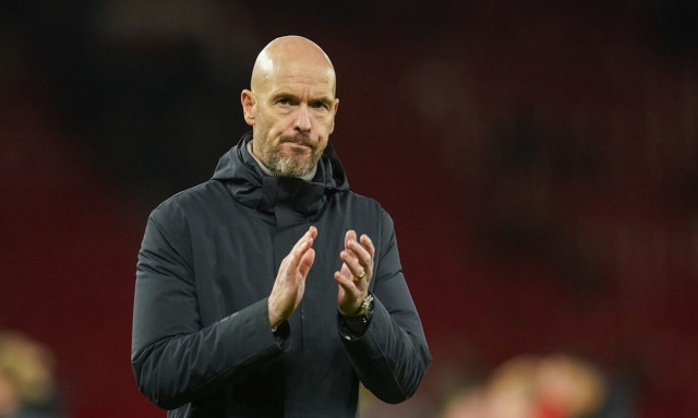 Η Μάντσεστερ Γιουνάιτεντ διέψευσε κάθε σενάριο απομάκρυνσης του Έρικ Τεν Χαγκ