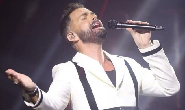 Ηλίας Βρεττός: Tράκαρε με τη μηχανή του – Η φωτογραφία από το σημείο του ατυχήματος