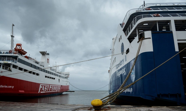 Ships stay docked in several ports due to high winds on Saturday