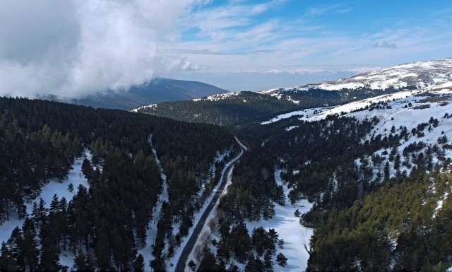 Καιρός: Πρώτα χιόνια στο Καϊμακτσαλάν – Πανευρωπαϊκό ρεκόρ θερμοκρασίας στην Κρήτη