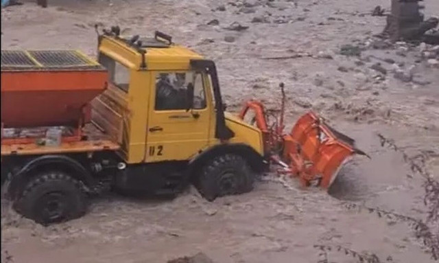 Κακοκαιρία: Σάρωσε τα πάντα ο Ασπροπόταμος- Αποκλεισμένα χωριά της Καλαμπάκας