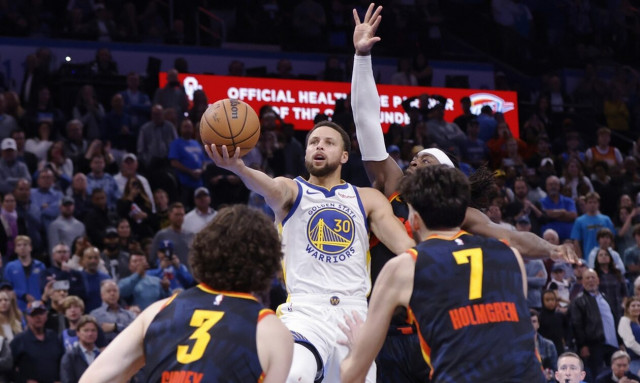 NBA: Απίθανος Κάρι με «30άρα» και νικητήριο καλάθι για τους Ουόριορς – Αποτελέσματα και highlights