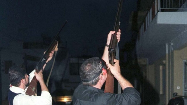 Ηράκλειο: Συλλήψεις για όπλα και άσκοπους πυροβολισμούς