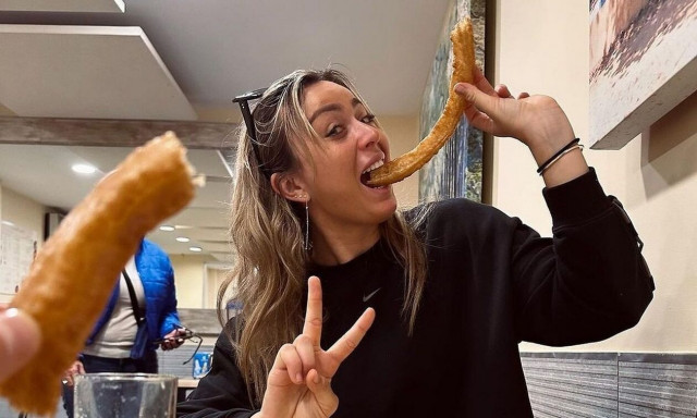 Τσιτσιπάς - Μπαντόσα: Χαλαρώνουν στην Ισπανία με τοπικές γλυκές απολαύσεις (pics)