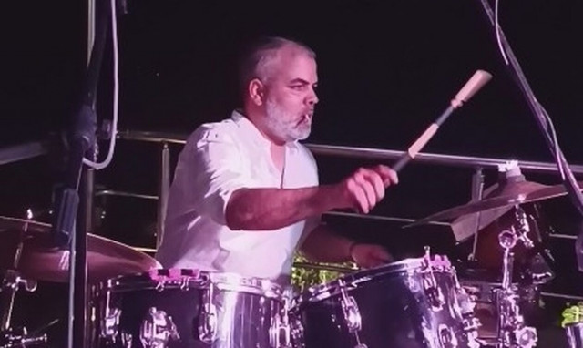 Έφυγε από τη ζωή ο ντράμερ Τάσος Κηρύκος - Έπαθε έμφραγμα μετά από live