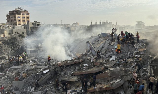 Υπό πολιορκία η Γάζα: Εγκλωβισμένοι για δεύτερη μέρα οι ξένοι και οι τραυματίες