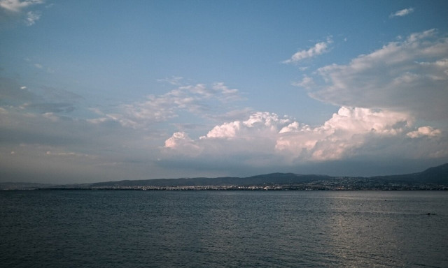 Καιρός: Οι θερμοκρασίες παραμένουν υψηλές, ρεκόρ ζέστης σε Πελοπόννησο και Κρήτη