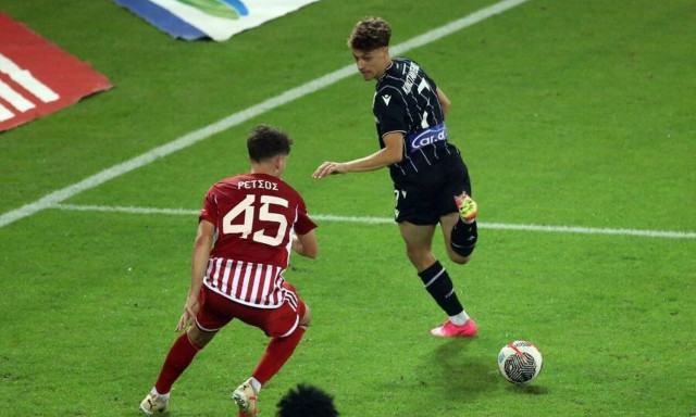 Ολυμπιακός - ΠΑΟΚ: Η μαγεία Κωνσταντέλια στο ντέρμπι θύμισε το «τακουνάκι του Θεού» - Βίντεο