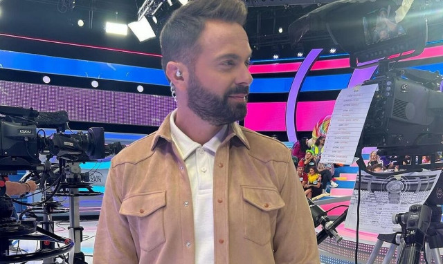 Ηλίας Βρεττός: Πέθανε το κατοικίδιο μας, τράκαρα με τη μηχανή και μετά με το αμάξι