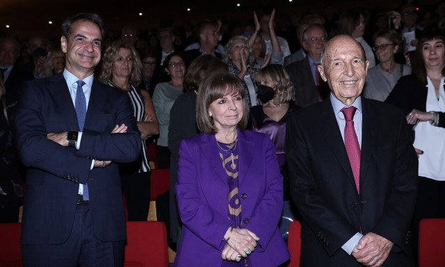 Κυβέρνηση σε Στέφανο Κασσελάκη: Να διαβάσεις Ιστορία για το ποιος χρέωσε τη χώρα