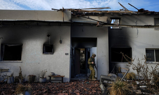 «Σκότωναν, έκαιγαν τον κόσμο ζωντανό» – 80χρονη περιγράφει την εισβολή της Χαμάς στο σπίτι της